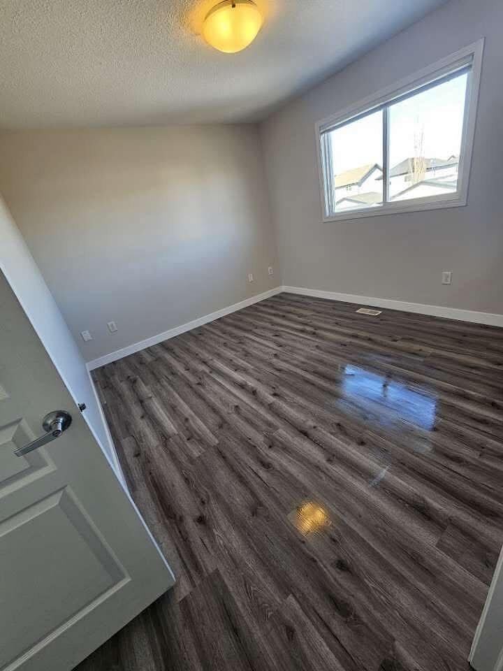 396 Secord Blvd Nw - Photo 5 of 11