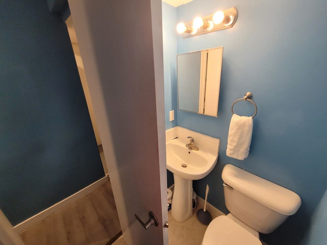 720 Forlee Dr Se - Photo 3 of 7