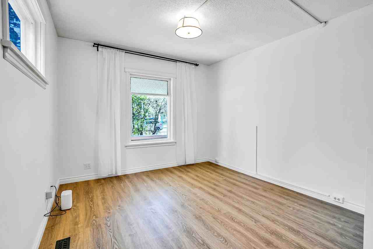 1418 11 Ave Se - Photo 6 of 22