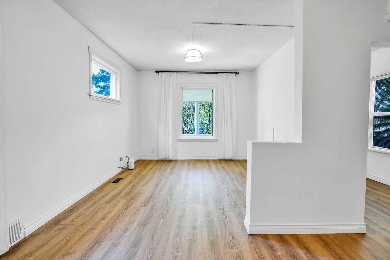 1418 11 Ave Se - Photo 7 of 22
