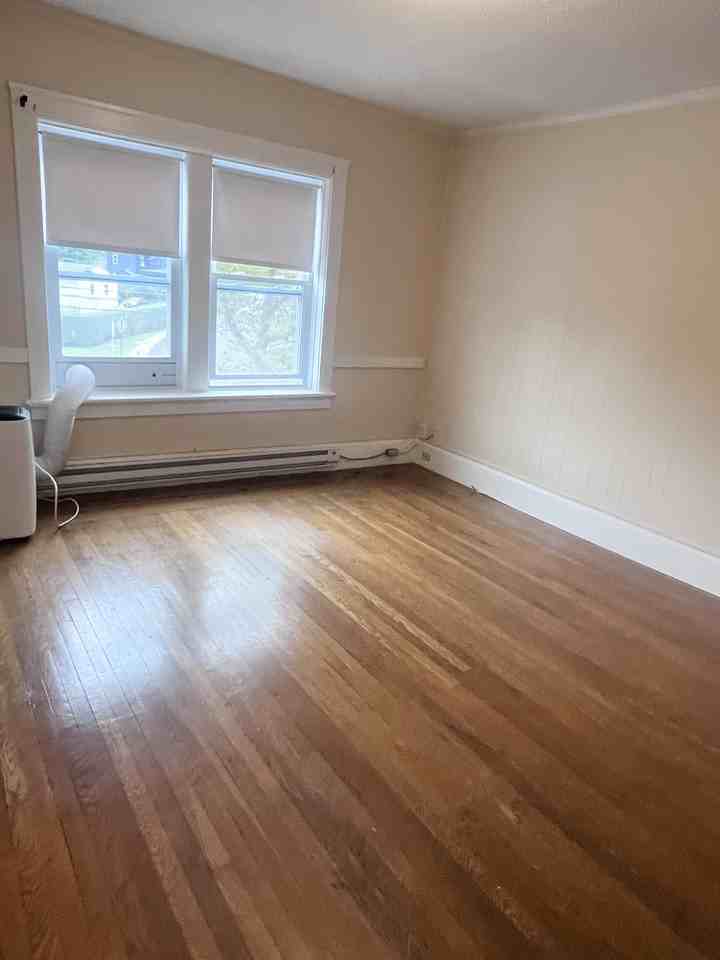 144 Van Zandt Ave #9 - Photo 2 of 13