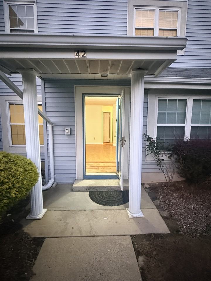 42 Tanglewood Ct #42 - Photo 4 of 20