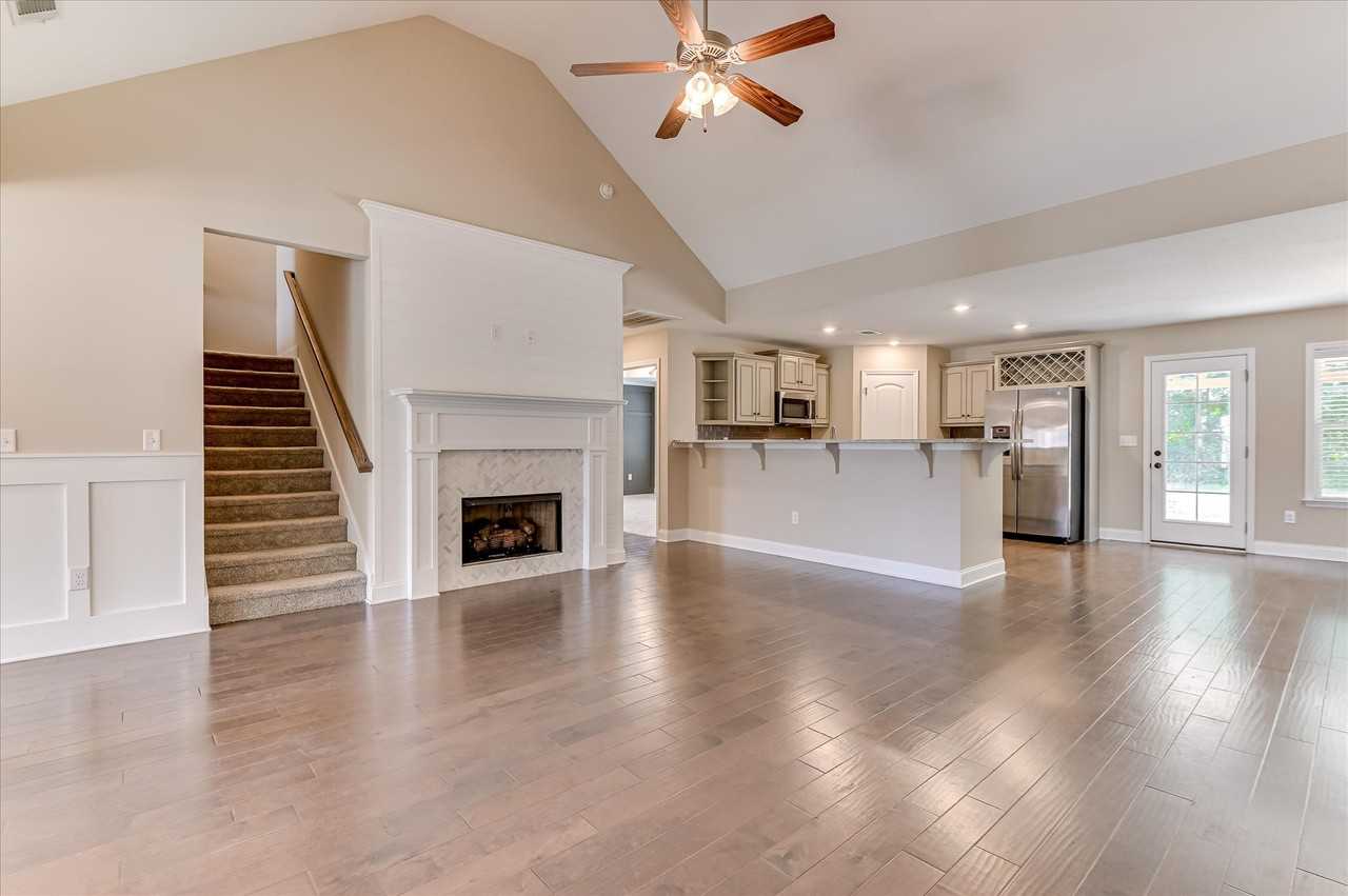 202 Sweetwater Landing Dr #NA - Photo 3 of 17