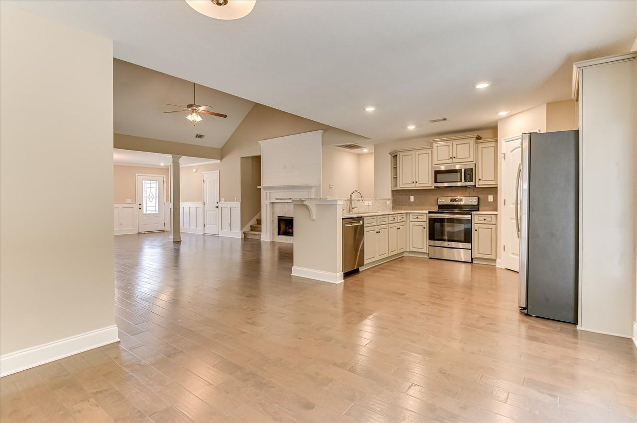 202 Sweetwater Landing Dr #NA - Photo 5 of 17