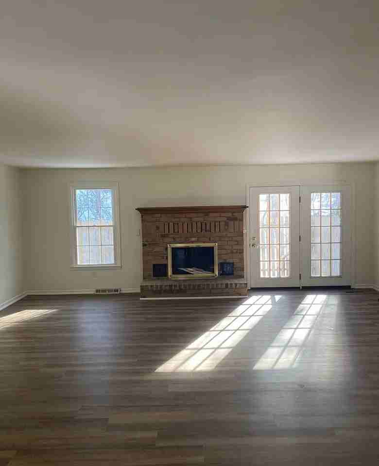 169 Williamsburg Ct #169 - Photo 4 of 28
