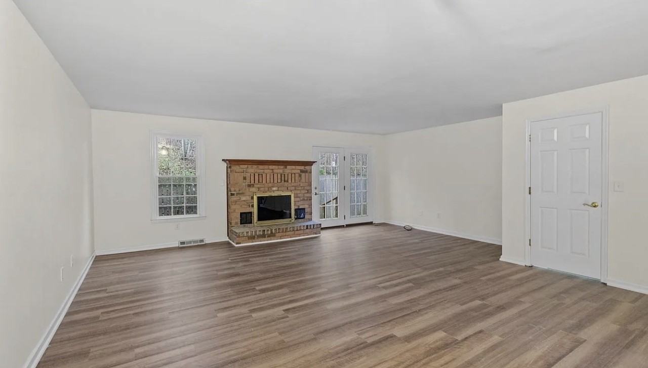 169 Williamsburg Ct #169 - Photo 5 of 28