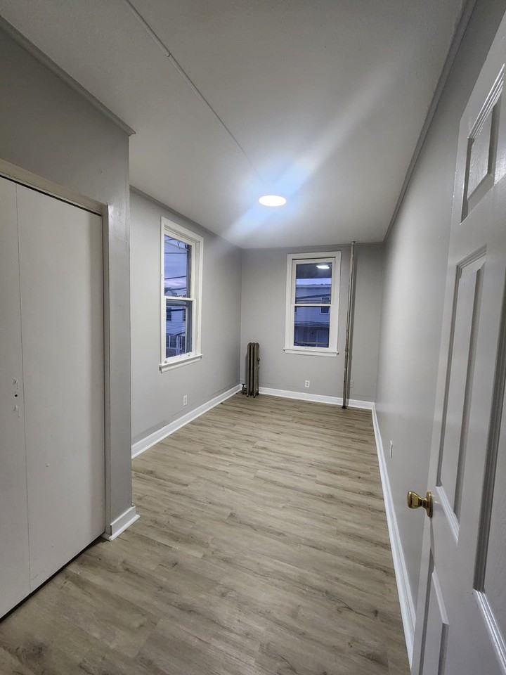 745 Main St #3 - Photo 7 of 12