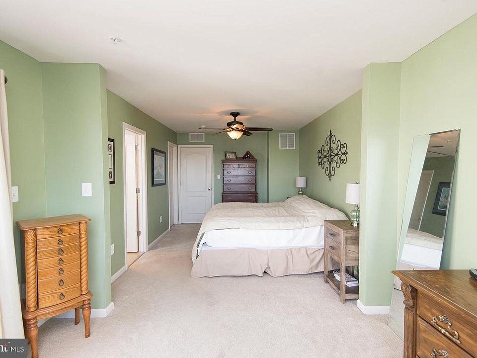 413 Seaway Ct - Photo 6 of 17