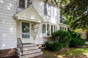 featured image of 1649 Ridge Rd
