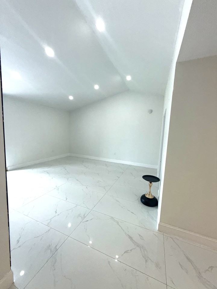 12222 Sw 205th Ter #NA - Photo 5 of 17