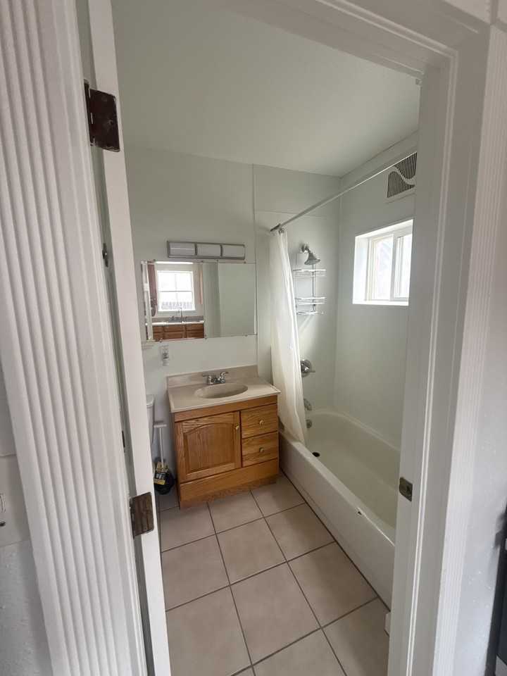 523 8th Ave #2 - Photo 3 of 9