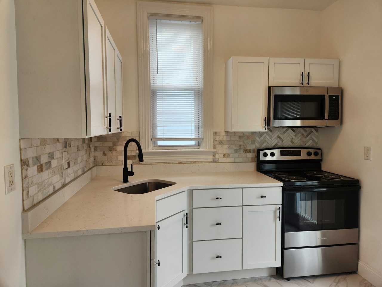116 N Payne St #3 - Photo 3 of 7