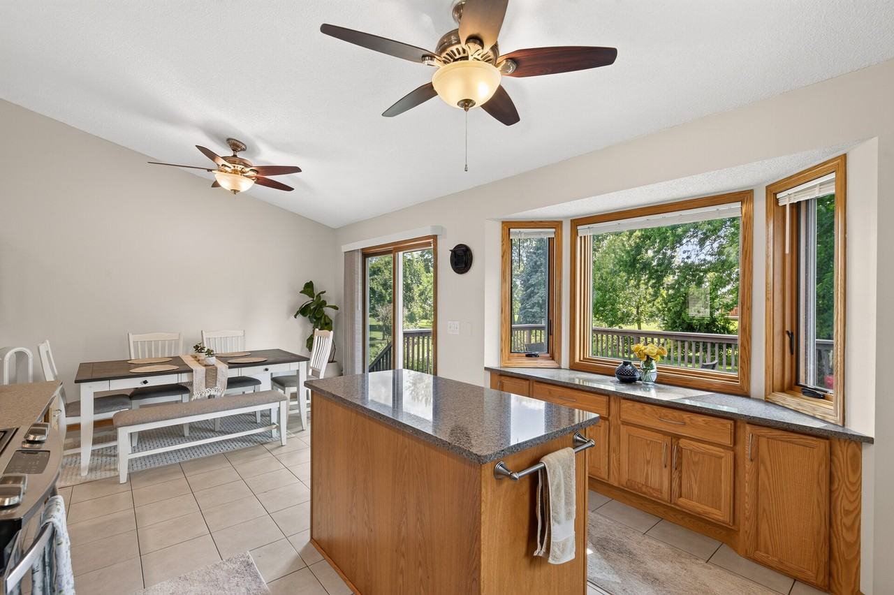 8725 Queens Gdns #NA - Photo 3 of 19