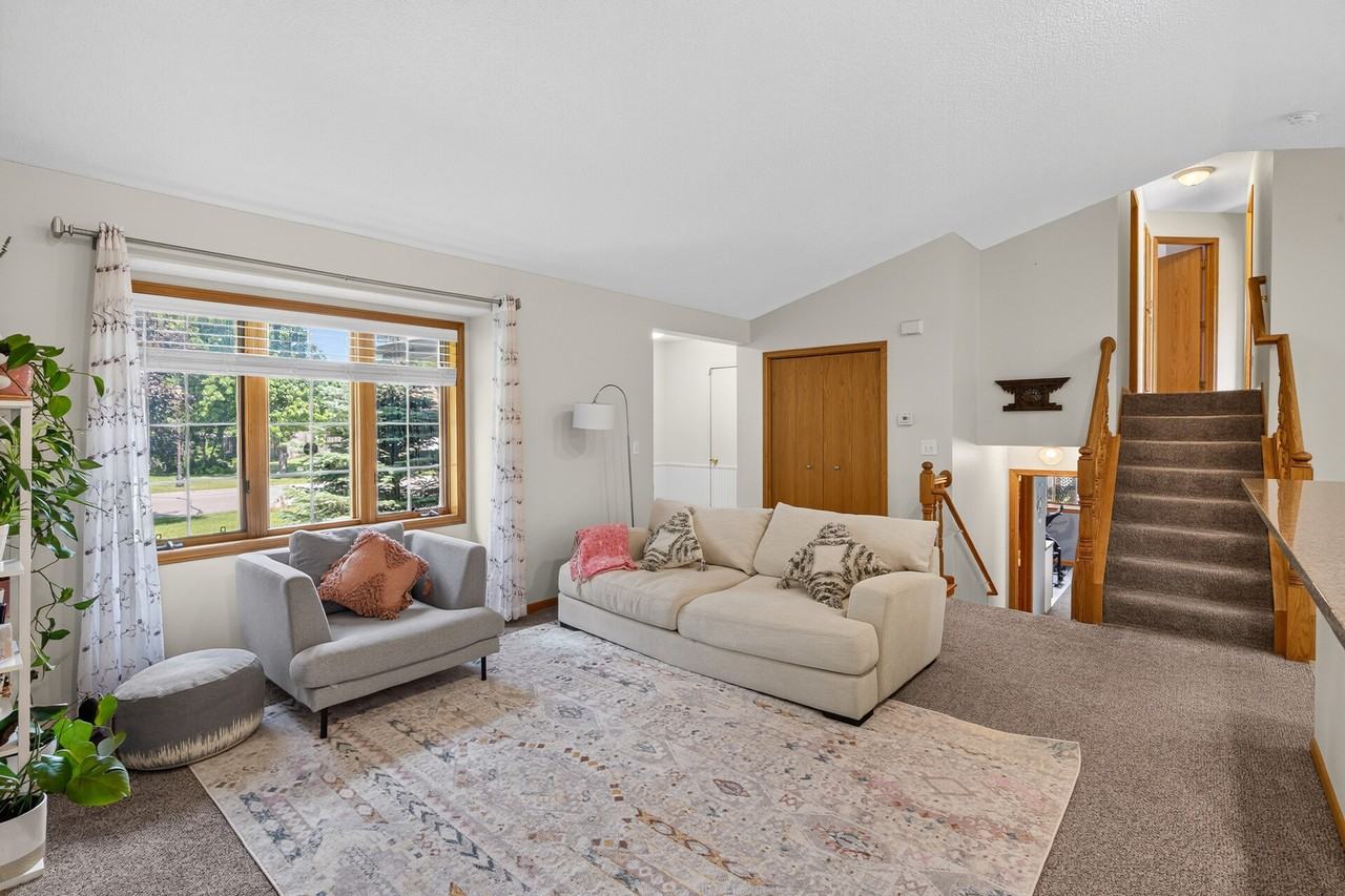 8725 Queens Gdns #NA - Photo 5 of 19