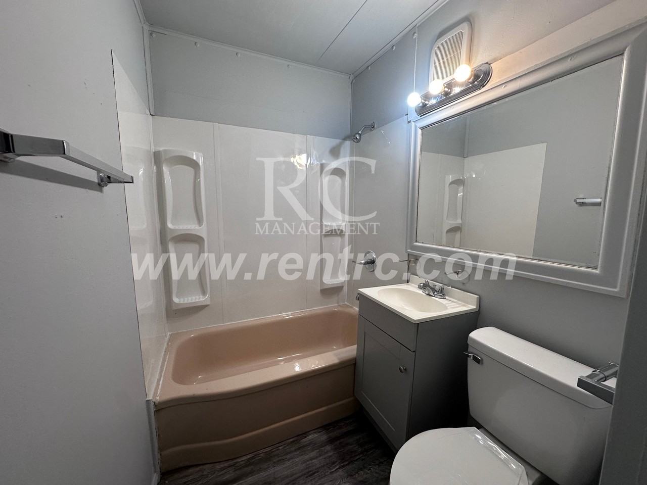 907 Giddings St - Photo 4 of 15