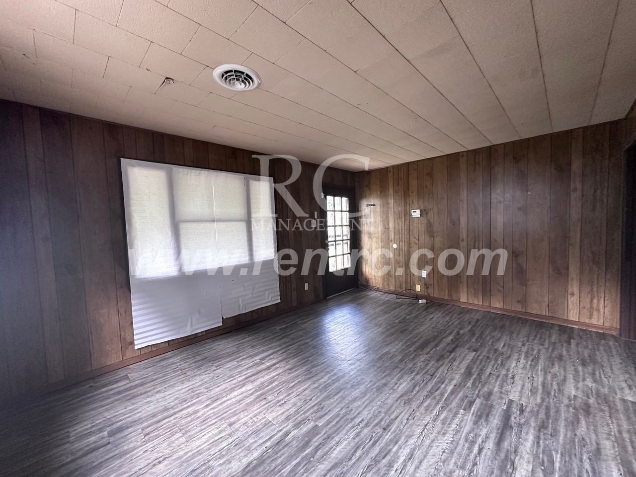907 Giddings St - Photo 7 of 15