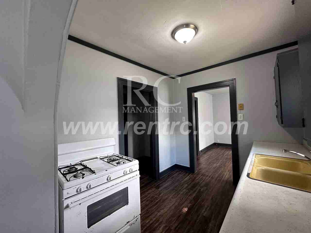 1210 Robinson St - Photo 3 of 13