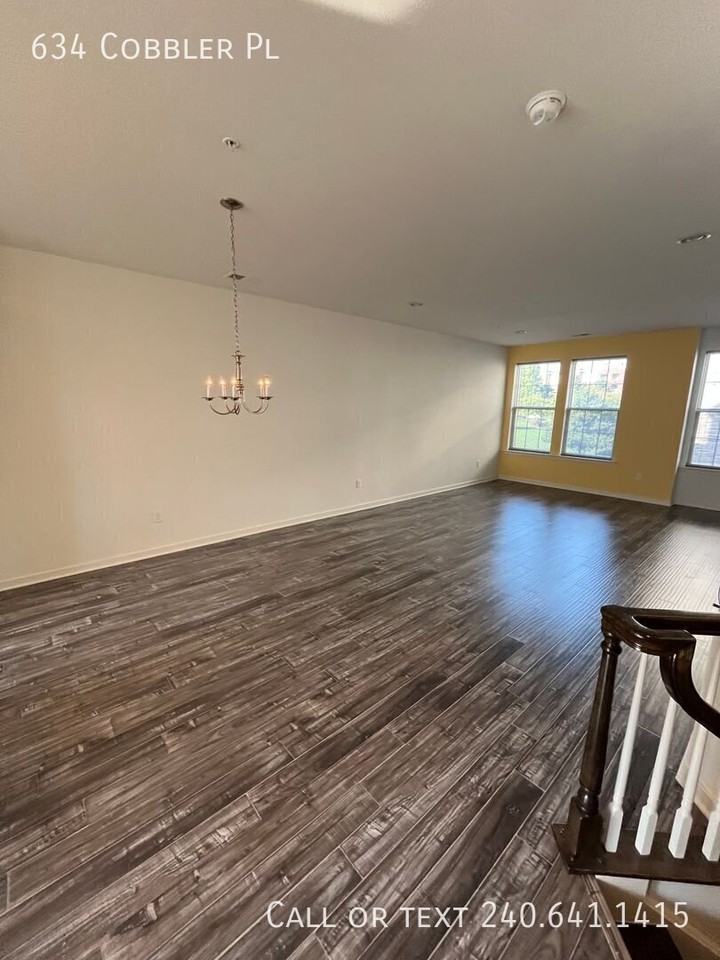 634 Cobbler Pl - Photo 3 of 19