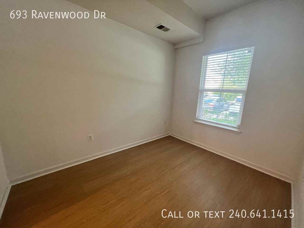 693 Ravenwood Dr - Photo 7 of 24
