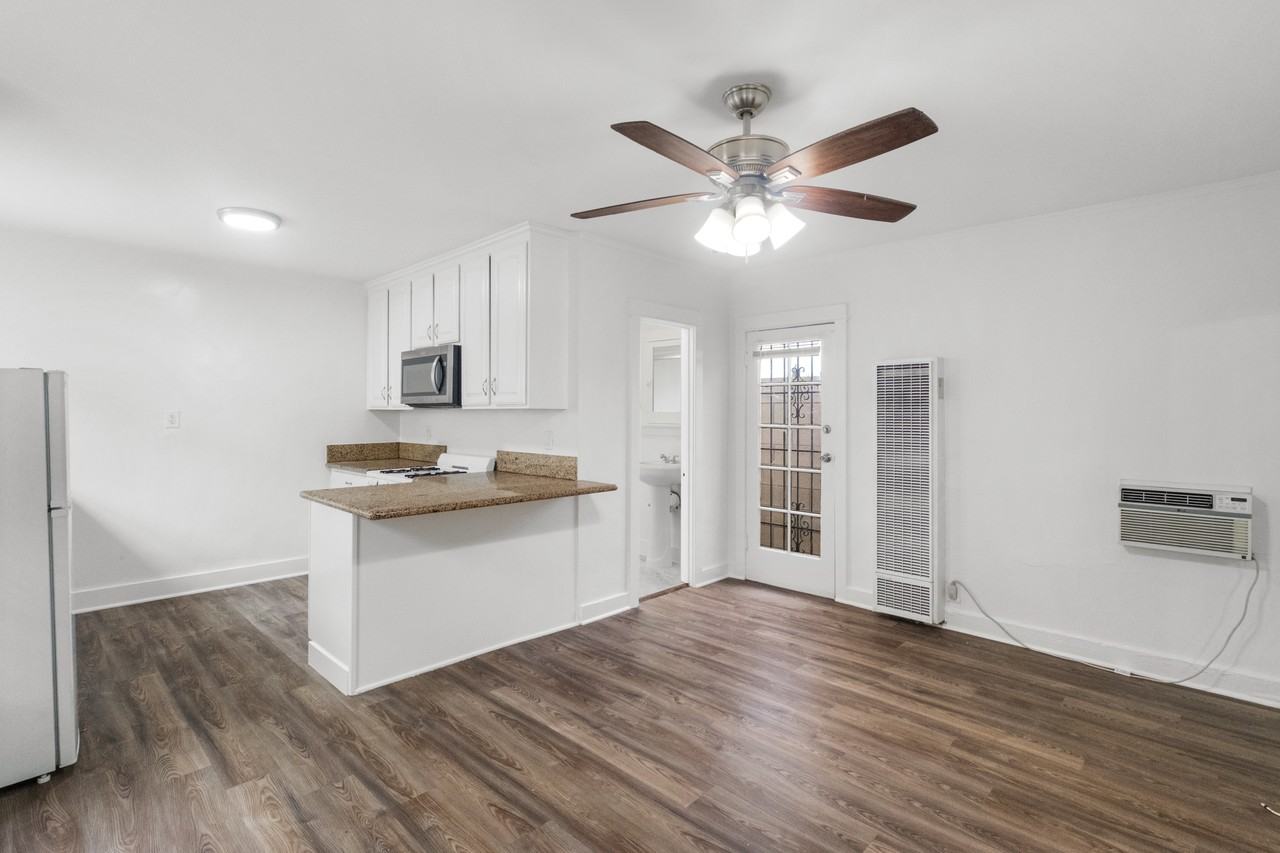 5418 Fountain Ave #1-4 - Photo 2 of 10