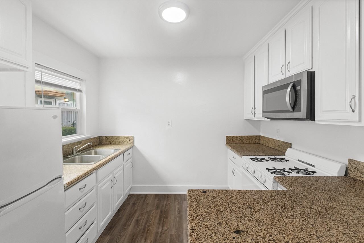 5418 Fountain Ave #1-4 - Photo 5 of 10
