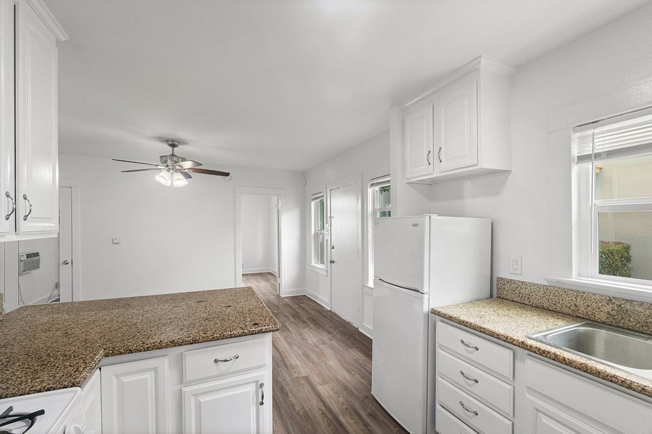 5418 Fountain Ave #1-4 - Photo 7 of 10