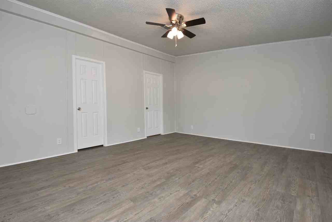 12573 Roy Harris Loop - Photo 2 of 32