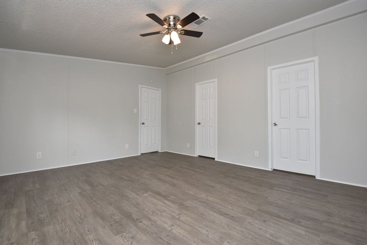12573 Roy Harris Loop - Photo 3 of 32