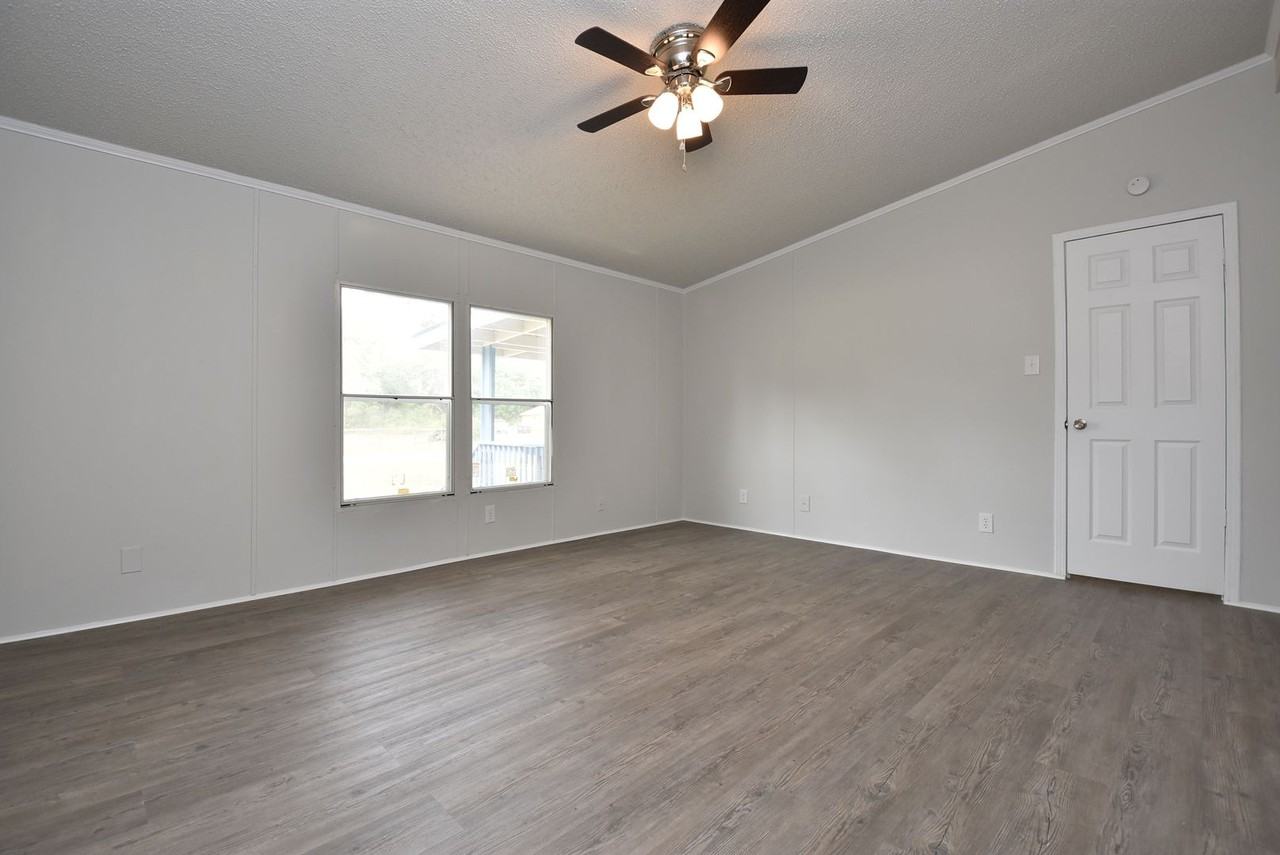 12573 Roy Harris Loop - Photo 4 of 32