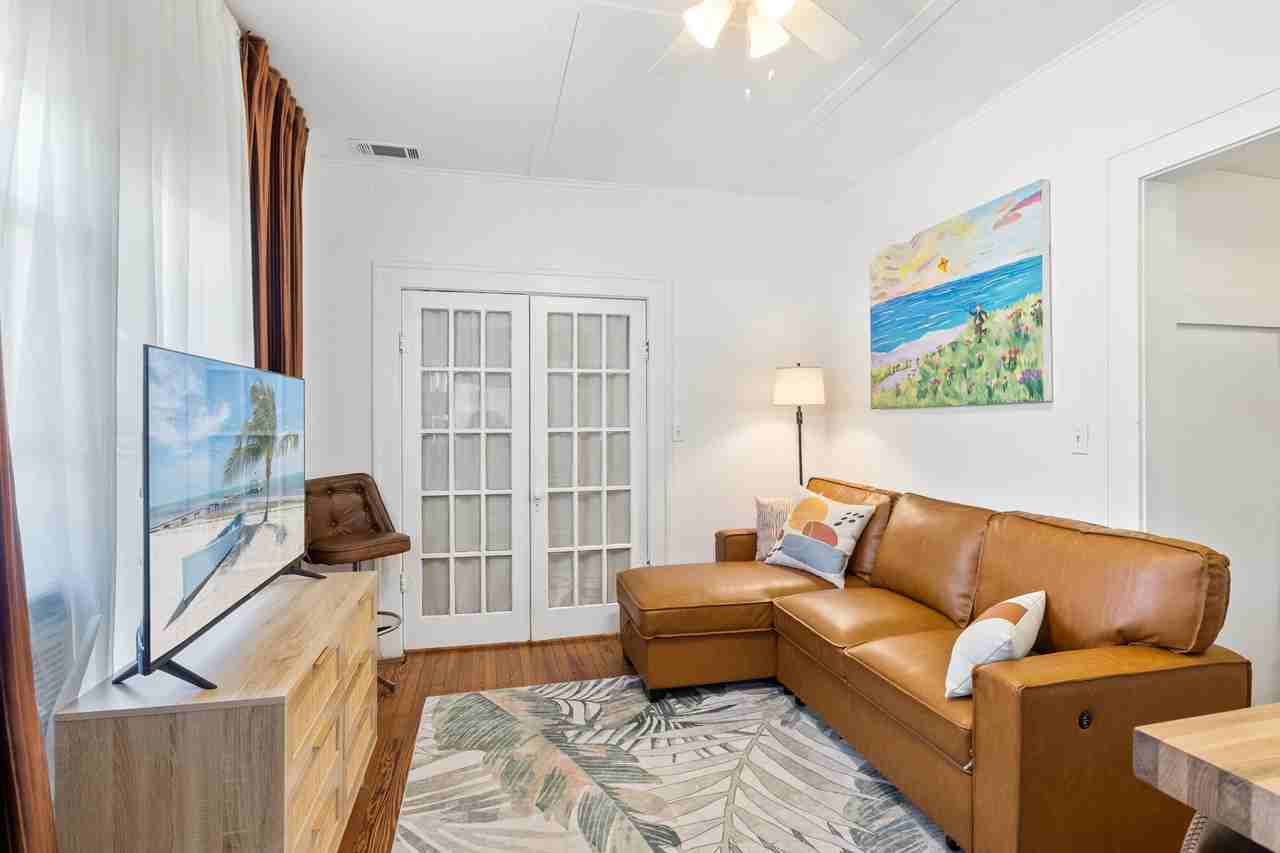 620 7th Ave N #620 - Photo 5 of 47