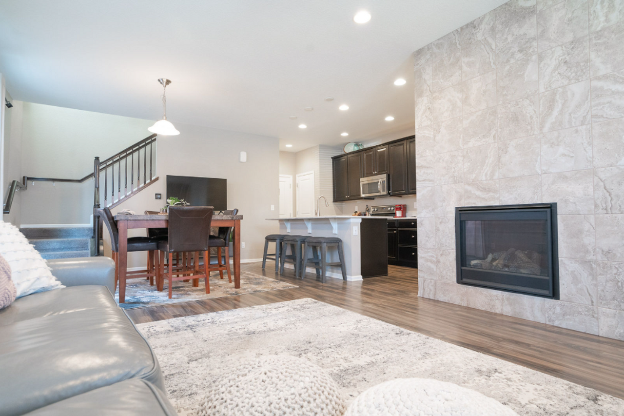 1287 S Dayton St - Photo 3 of 29