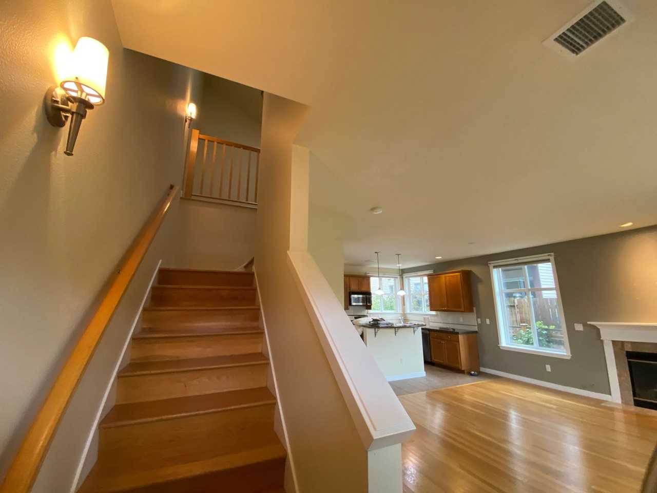 3637 Wallingford Ave N #B - Photo 2 of 17