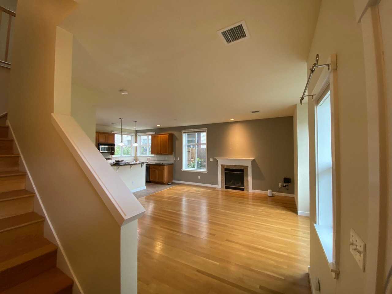 3637 Wallingford Ave N #B - Photo 3 of 17