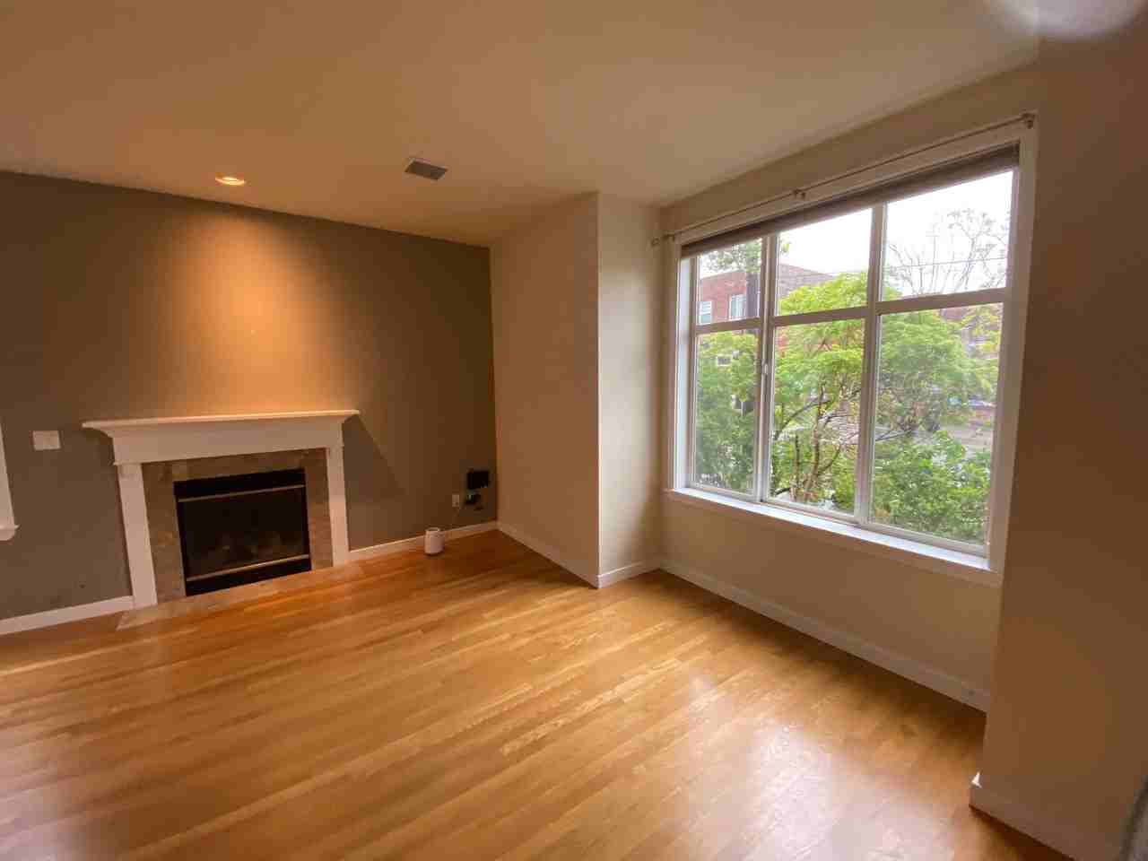 3637 Wallingford Ave N #B - Photo 7 of 17