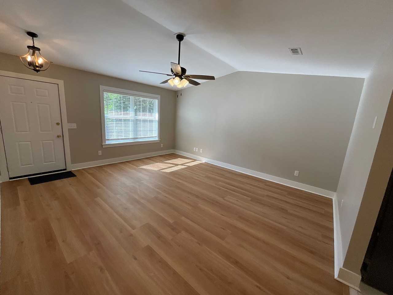 2978B Green St - Photo 2 of 11