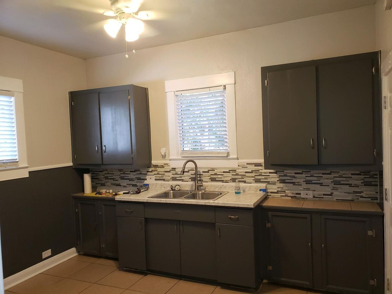 3024 6th St - Photo 3 of 9