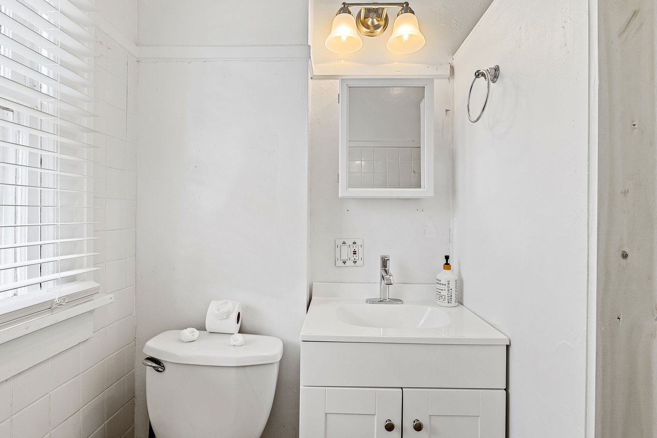 622 7th Ave N #622 - Photo 5 of 45