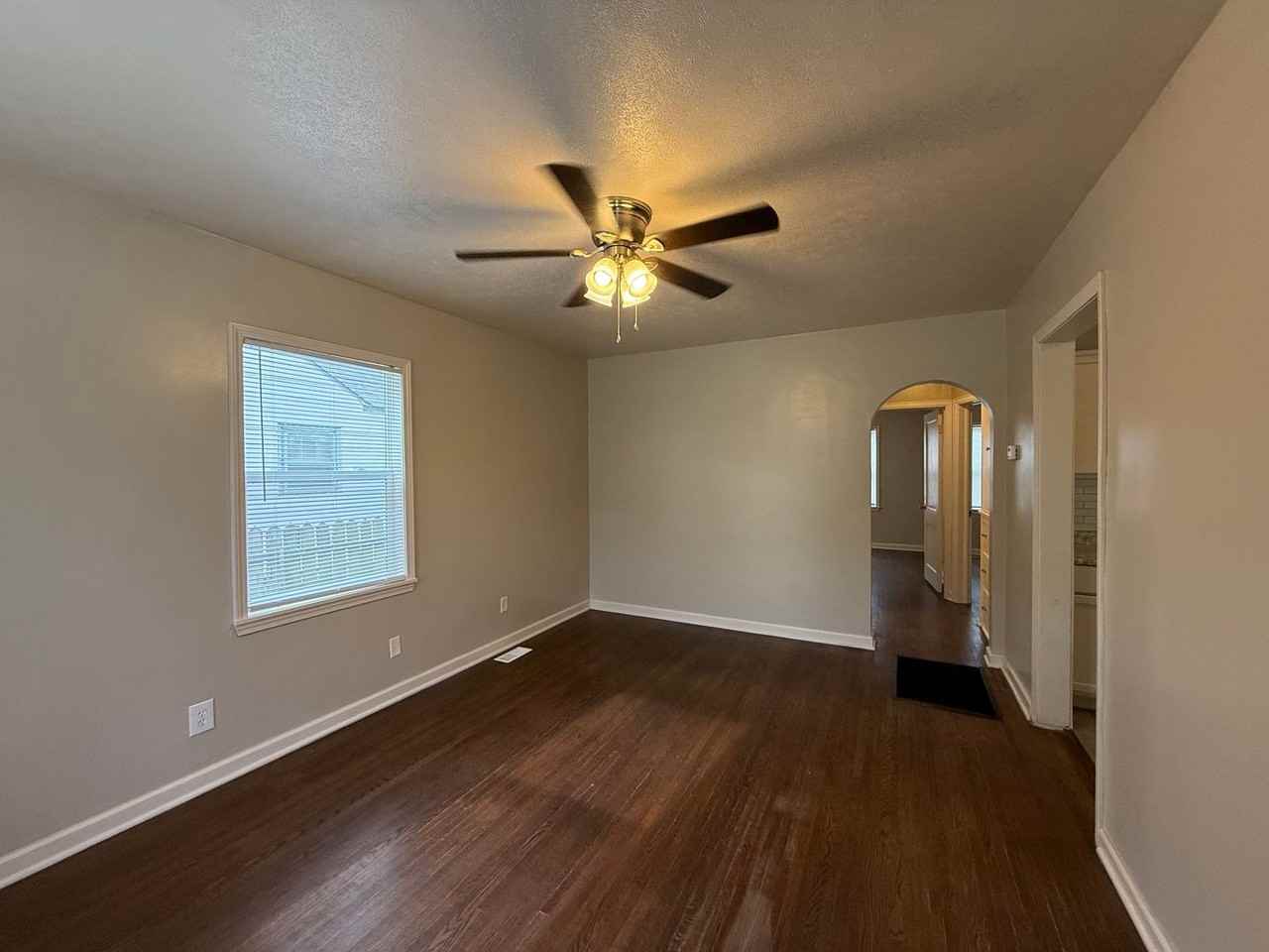1638 S Washington Ave - Photo 2 of 13