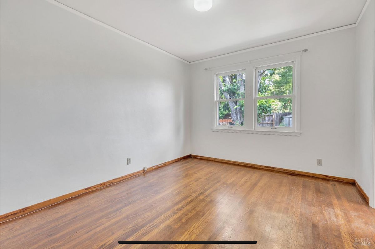 1530 Oak St #1530 - Photo 4 of 10