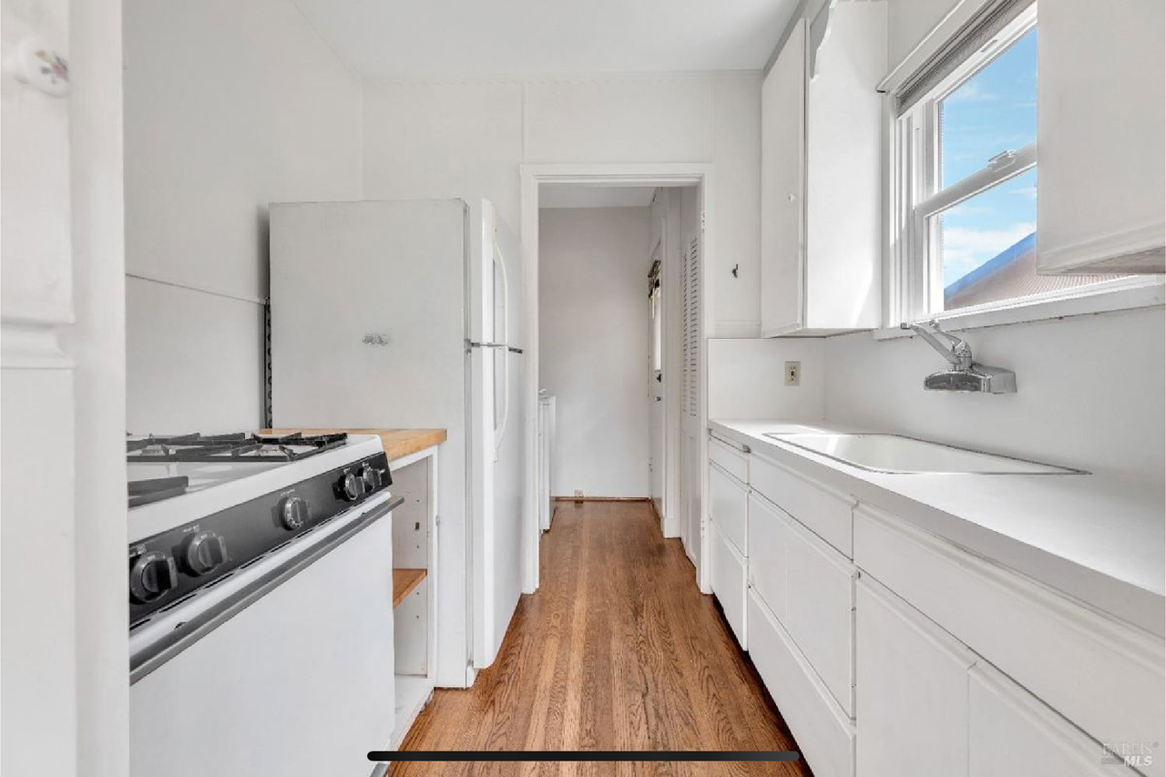 1530 Oak St #1530 - Photo 5 of 10