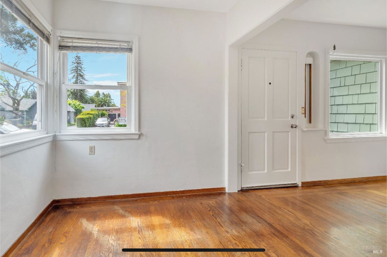 1530 Oak St #1530 - Photo 7 of 10