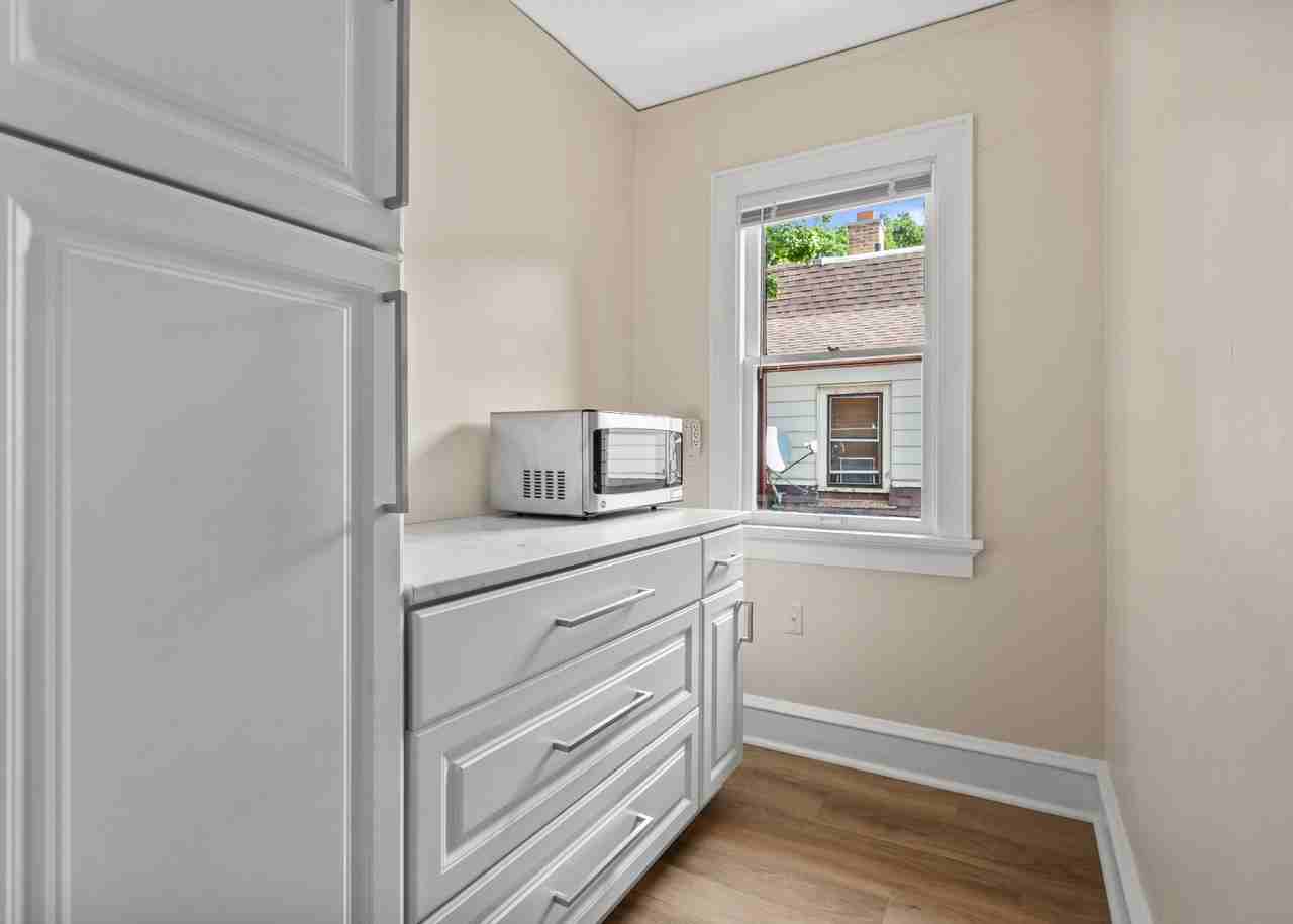 6032 W Wells St #6032 - Photo 6 of 9