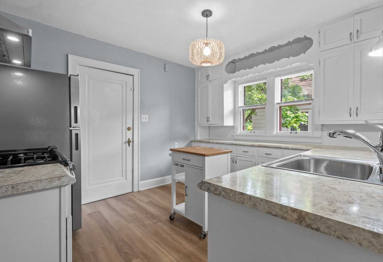 6032 W Wells St #6032 - Photo 7 of 9