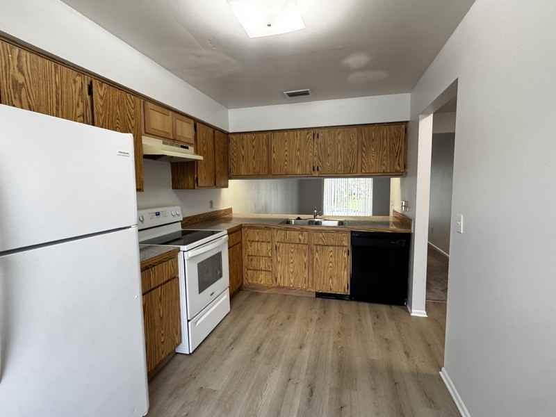 3306 Netherwood Dr - Photo 5 of 11