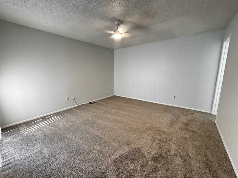 3306 Netherwood Dr - Photo 7 of 11