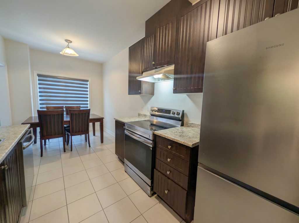 79 Baker St - Photo 4 of 18