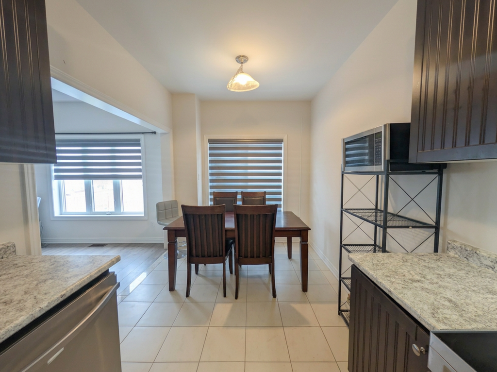 79 Baker St - Photo 5 of 18