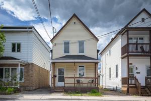 featured image of 99 Rue Saint-Hyacinthe