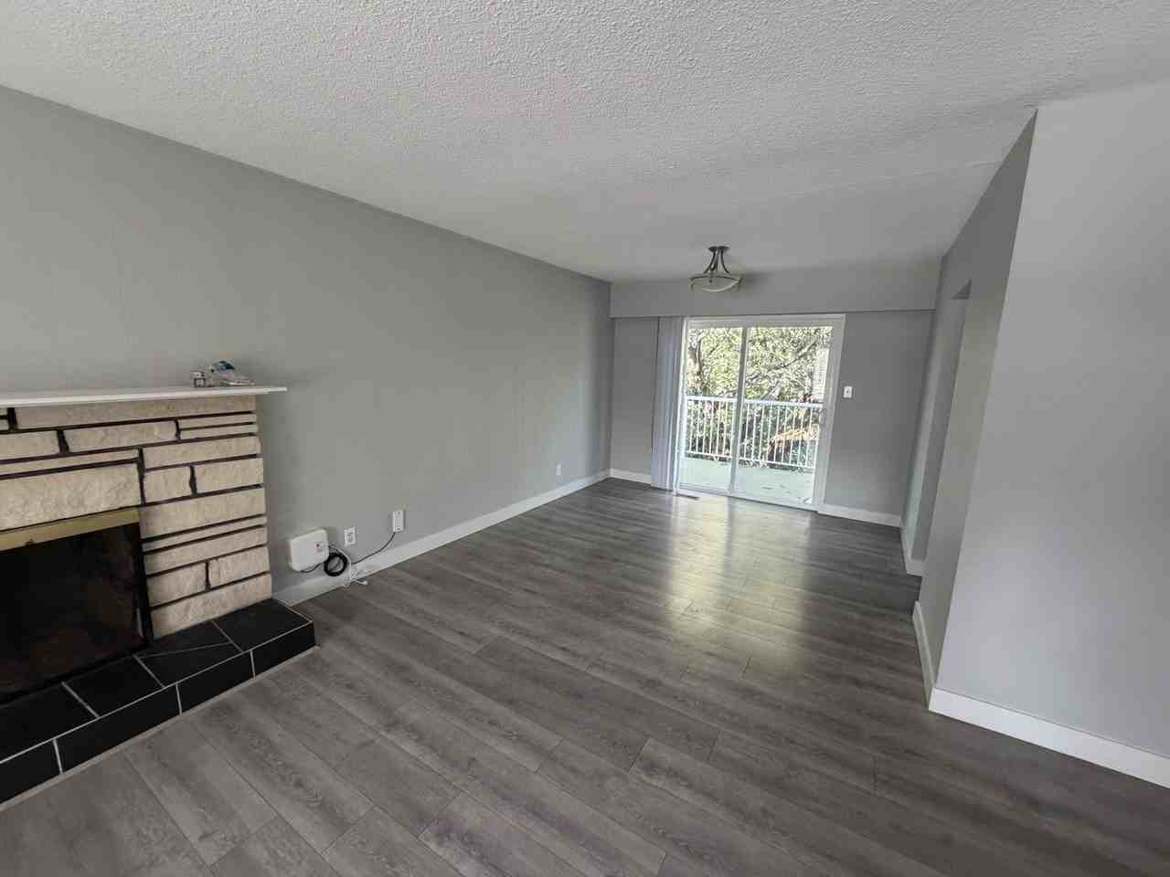 10051 Bridgeport Rd - Photo 4 of 18