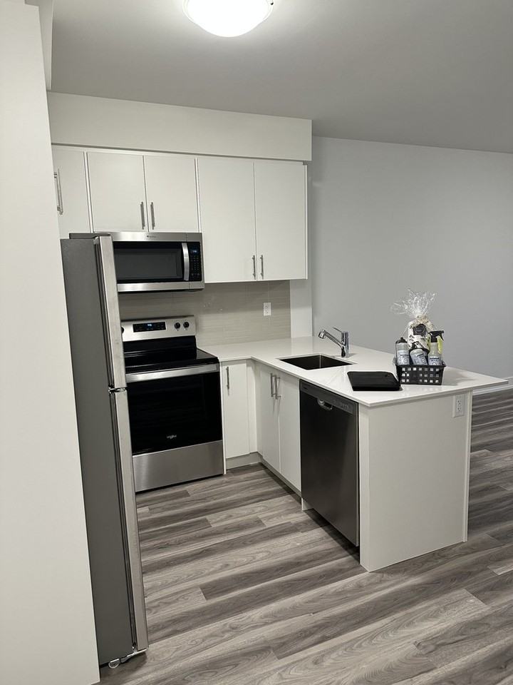 1100 Lackner Place - Photo 7 of 9